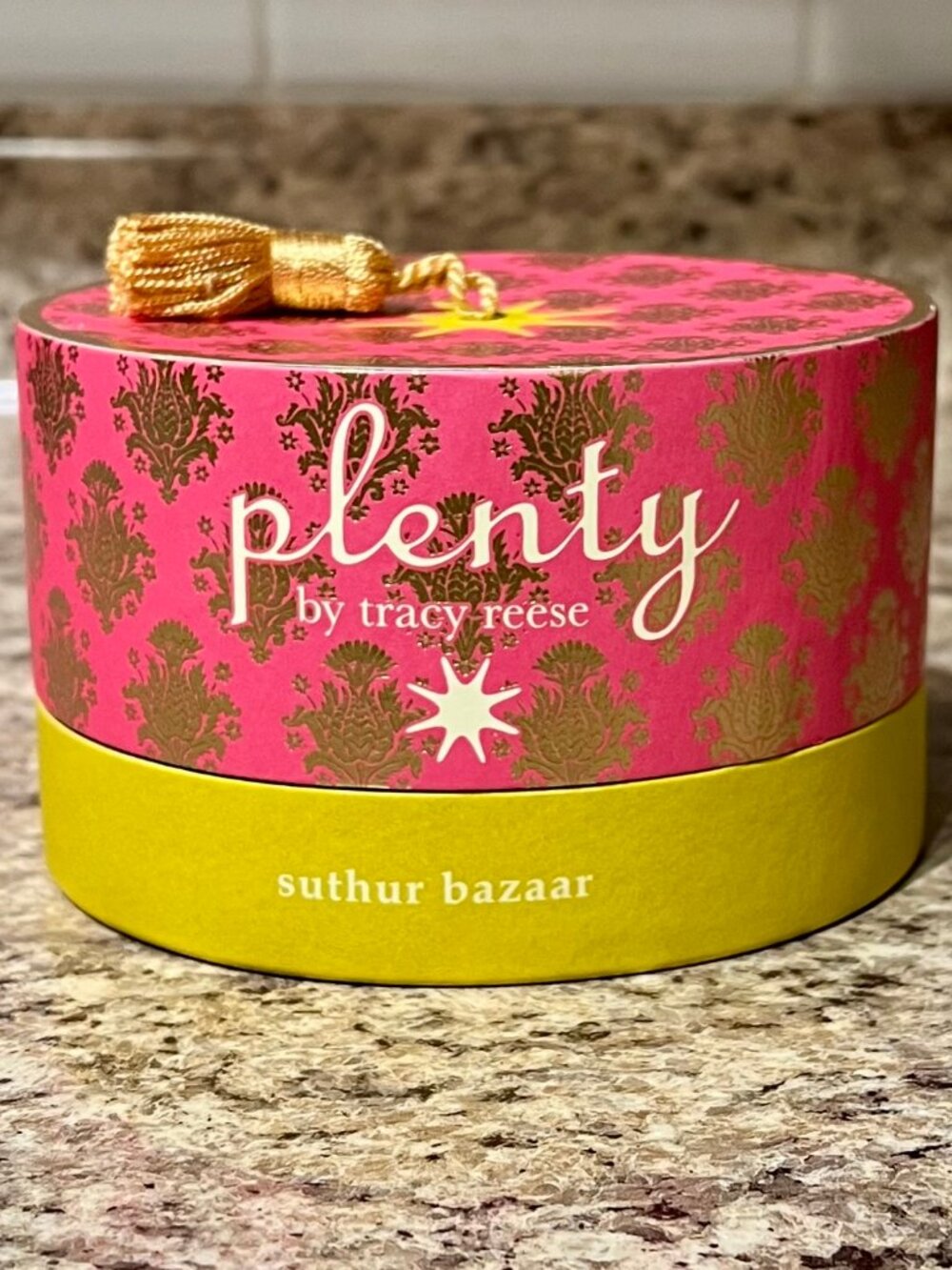 {NEW} Luxe Scented Designer Candle ~ Plenty by Tracy Reese